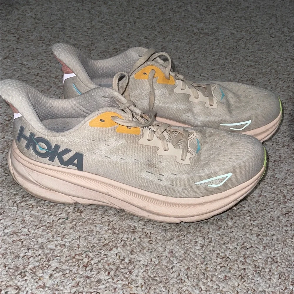 ⭐️sold⭐️ HOKA Women's Clifton Light Pink Running Shoes - Picture 3 of 9